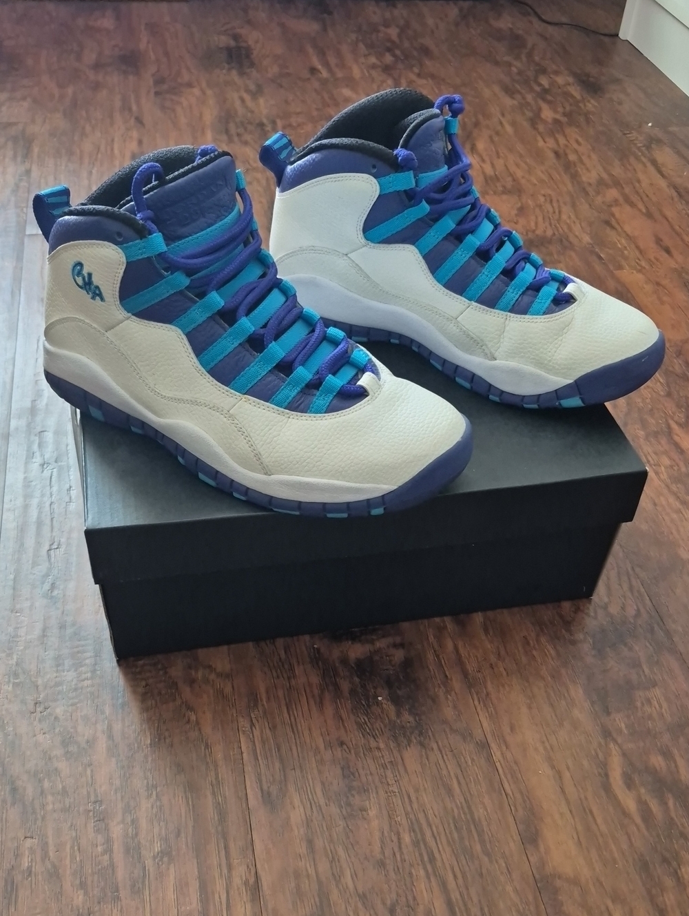 Air Jordan Retro 10 Men's High-Top Basketball Sneakers in Cream and Blue